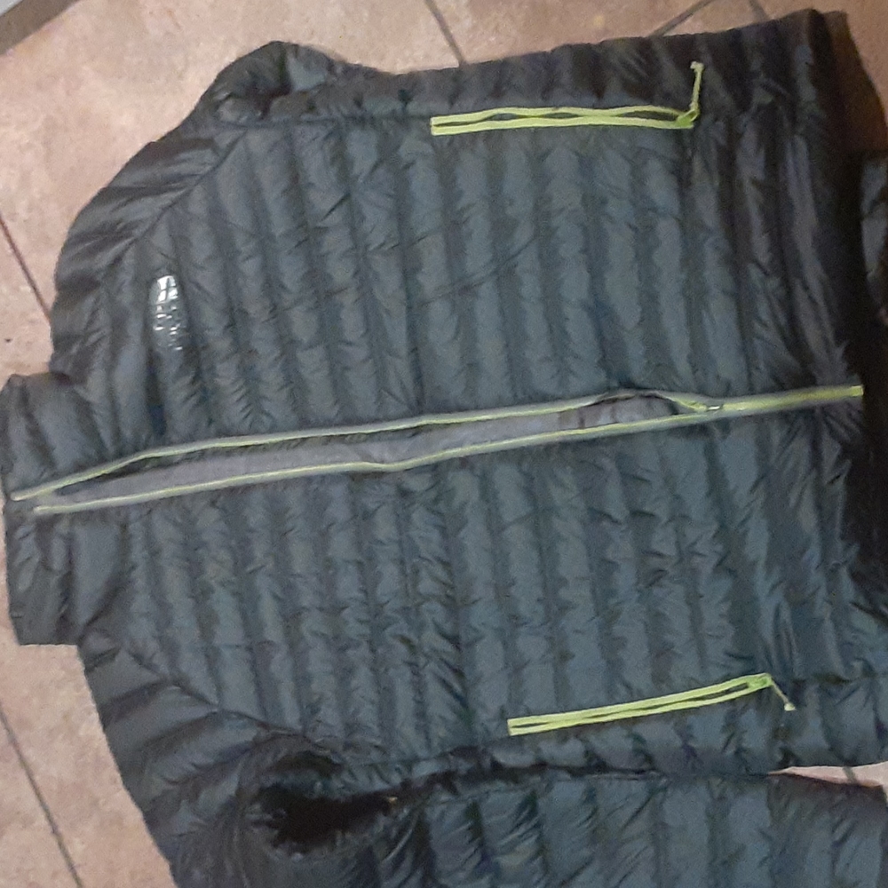 The North Face Thermal puffer jacket size medium  green great winter coat